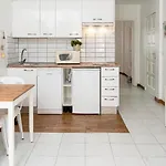 Lägenhet Yolo House - *