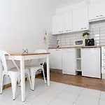 Yolo House - 公寓