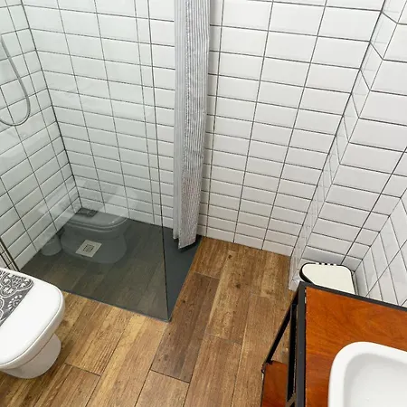 Апартаменты Yolo House -